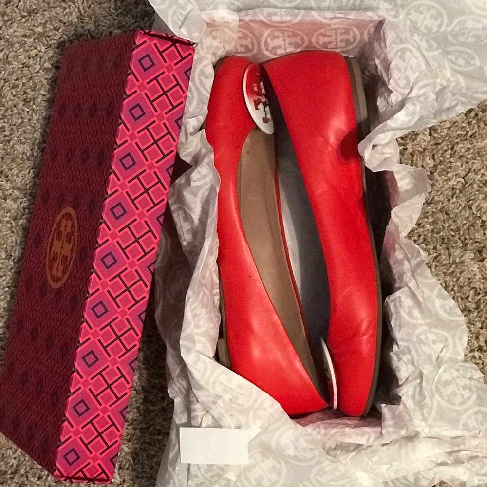 Tory Burch Dip-Dye Logo Ballet: Masai Red, Size 9